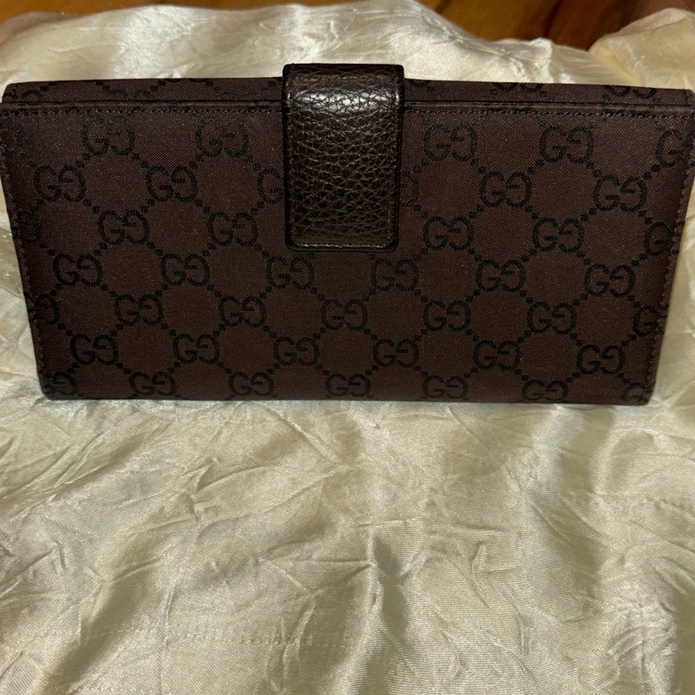 Excellent Used Condition!! Gucci Gg Monogram Ecli… - image 2
